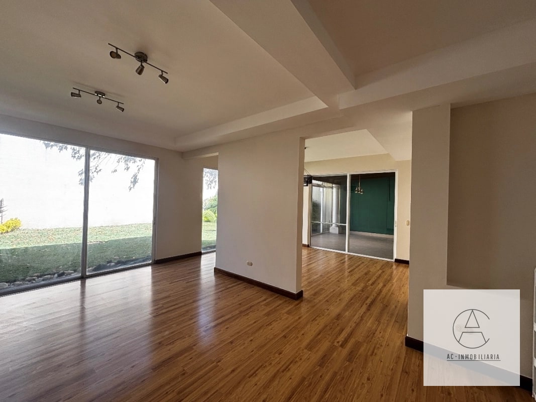 Linda casa en venta en Portal del Bosque 1 — Casa en Venta en Portal del Bosque, Carretera a El Salvador, Guatemala, Ciudad — foto 10 de 16