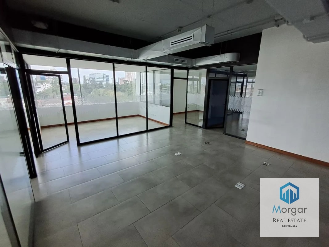 Oficina en renta en zona 9 de 500mt2 - 8