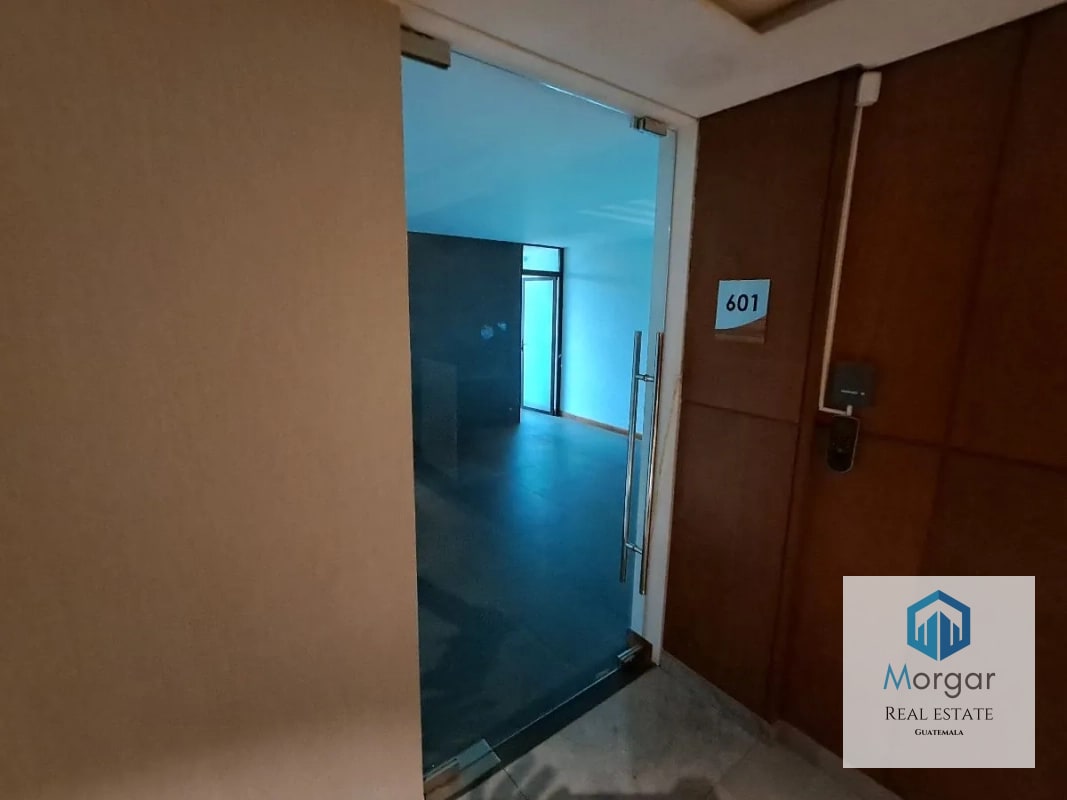 Oficina en renta en zona 9 de 500mt2 - 4