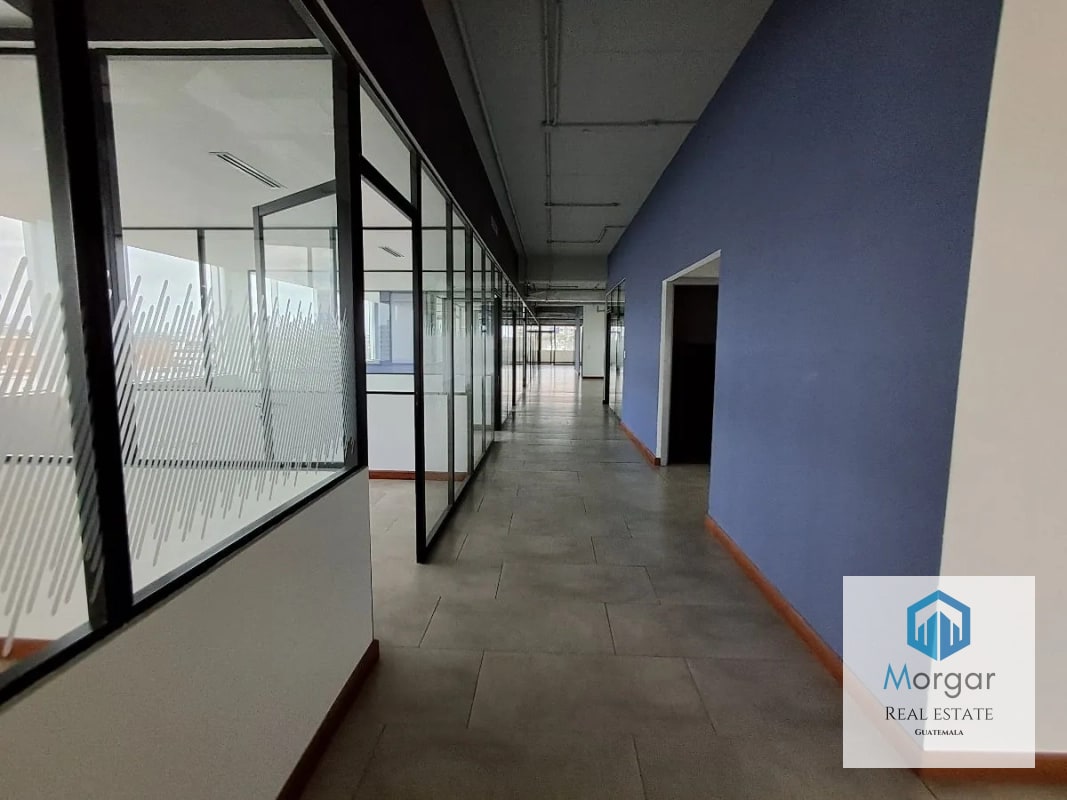 Oficina en renta en zona 9 de 500mt2 - 1