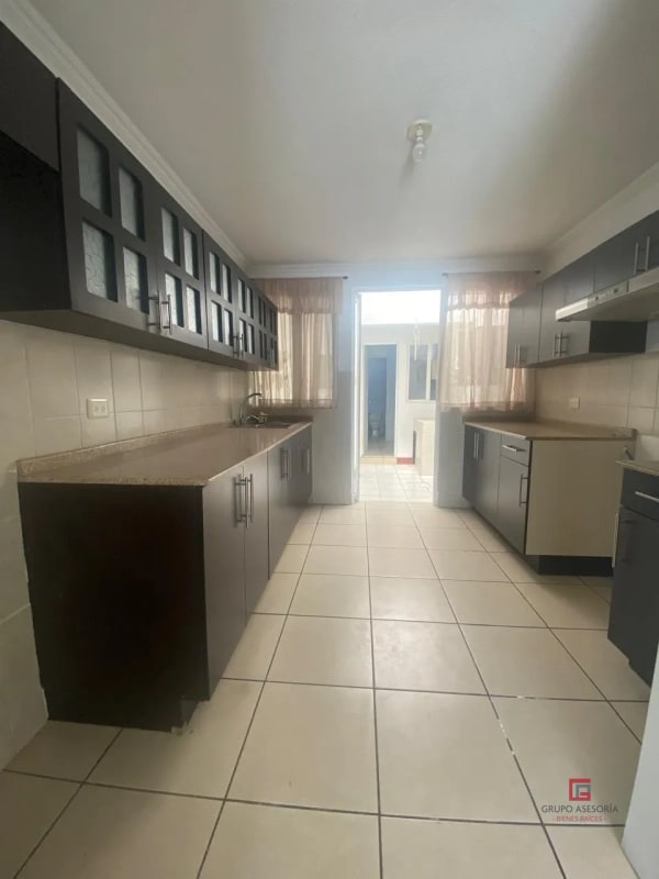 Hermosa casa en venta en Jardines de San Cristóbal zona 8 de Mixco - 7