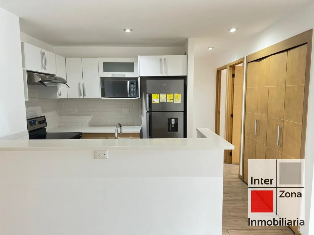 Venta de apartamento de dos habitaciones, Zona 10 - 4