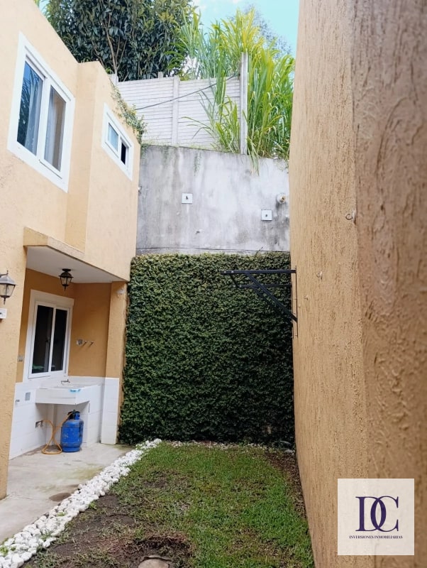 CASA EN VENTA CONDOMINIO BOSQUES DE ARRAZOLA - 6