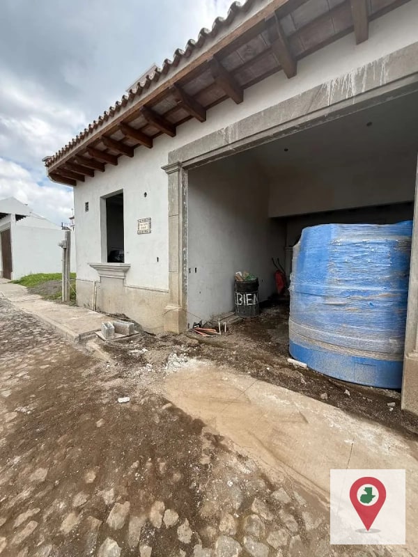 Casa en Venta en Antigua Guatemala - 1