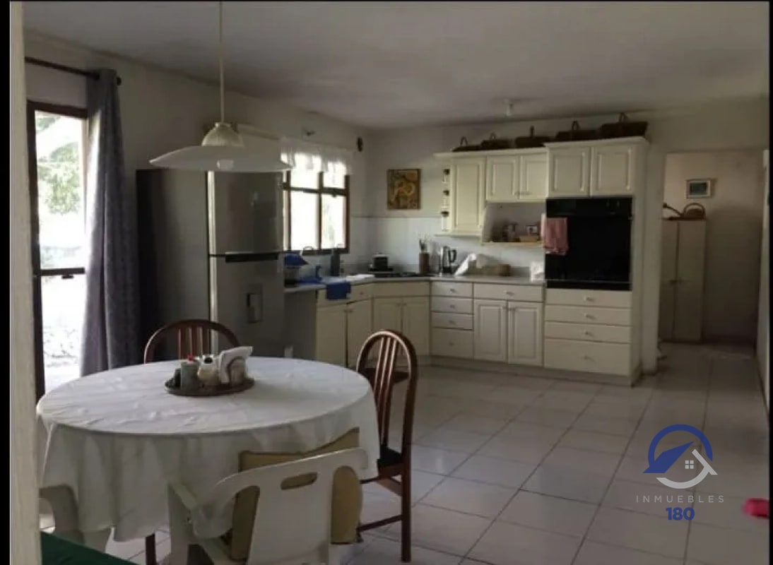 Amplia Casa en venta en CAES, km. 15.5 - 4