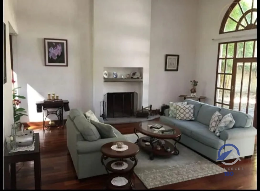 Amplia Casa en venta en CAES, km. 15.5 - 3
