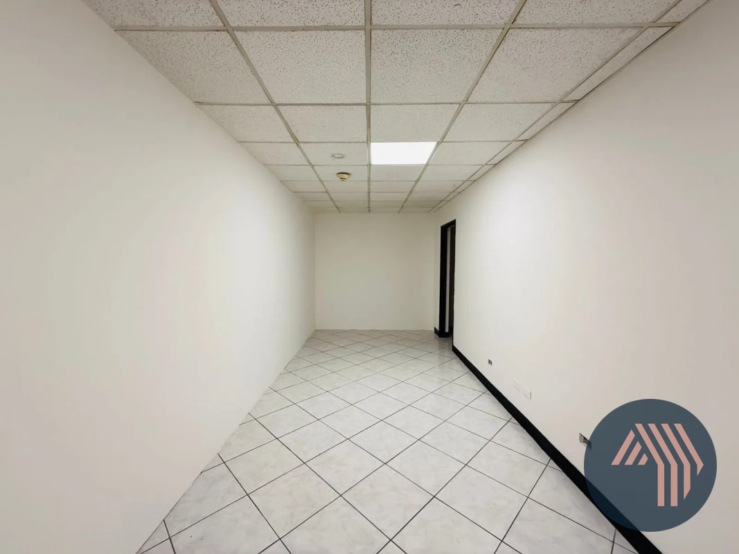 ALQUILER DE AMPLIA OFICINA 232.56MT2 - EUROPLAZA, ZONA 14 - 11