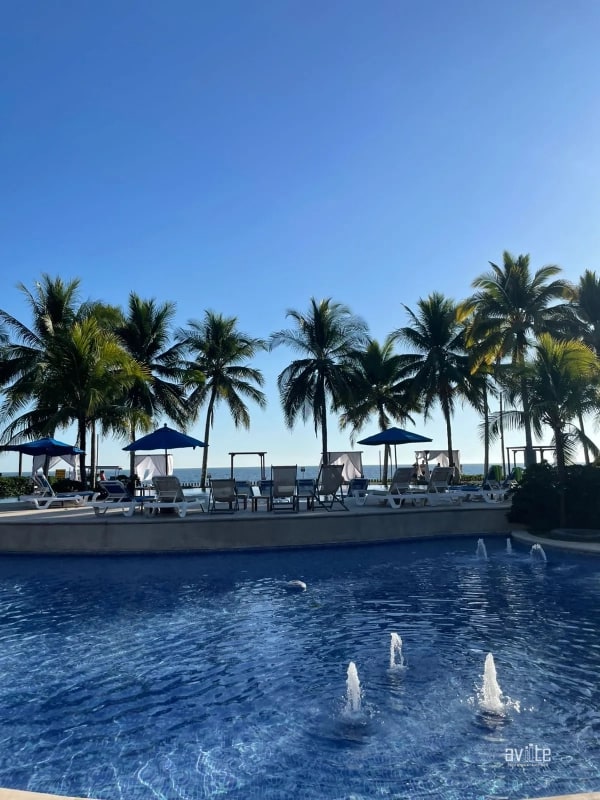 Villas Los cabos, Monterrico.      Amplio tipo villa ideal para inversionista. $220,000 - 7