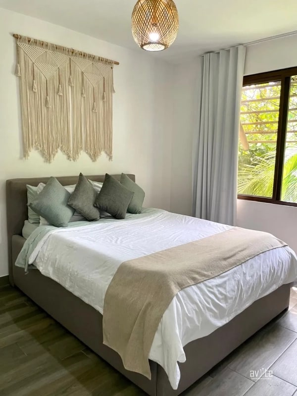 Villas Los cabos, Monterrico.      Amplio tipo villa ideal para inversionista. $220,000 - 2