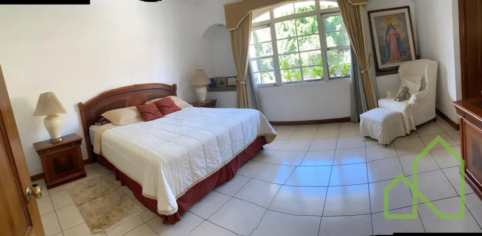 En Venta Linda Casa en Jardines de Vista Hermosa, VHII, zona 15 - 9
