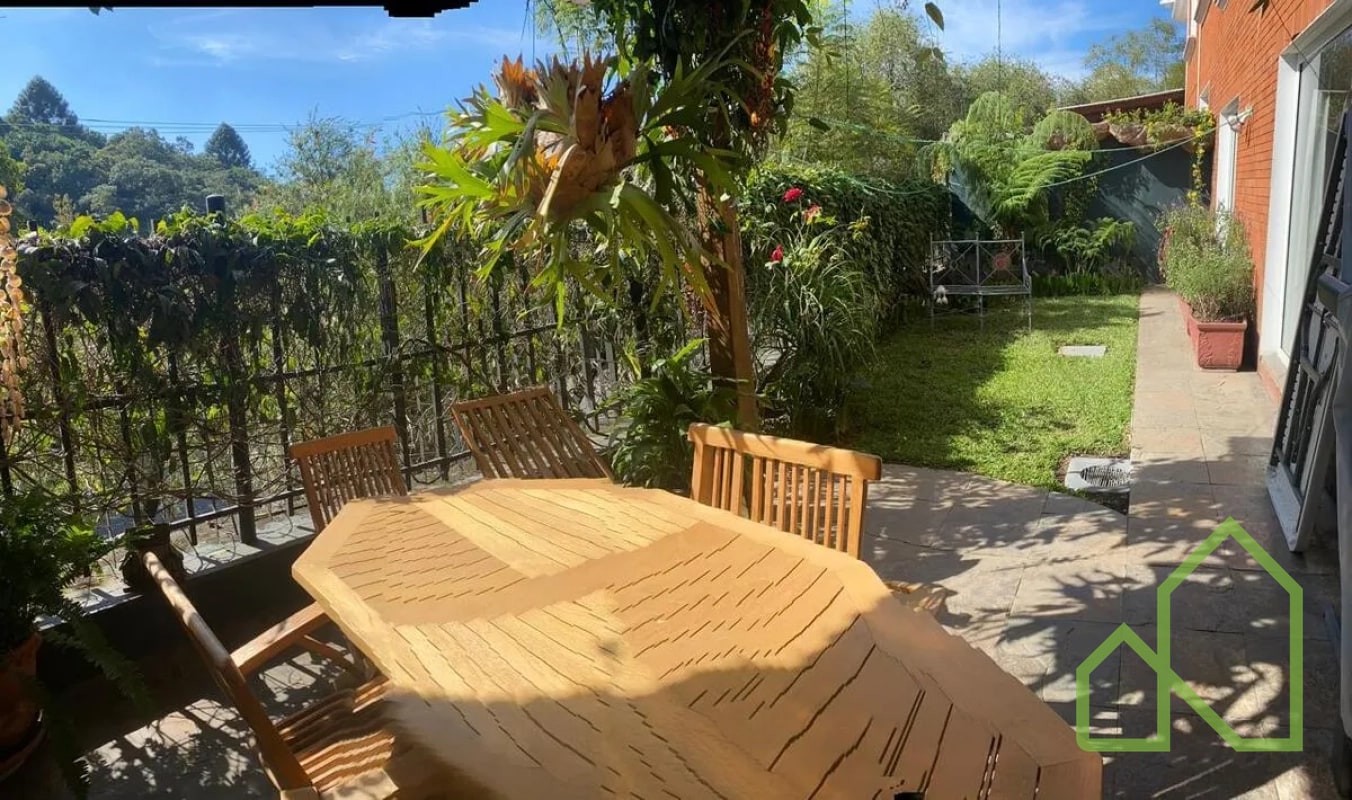 En Venta Linda Casa en Jardines de Vista Hermosa, VHII, zona 15 - 6
