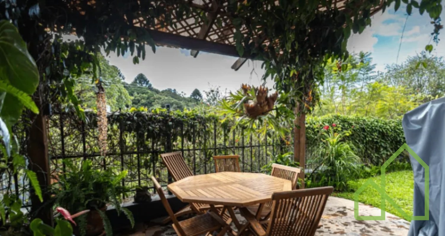 En Venta Linda Casa en Jardines de Vista Hermosa, VHII, zona 15 - 1