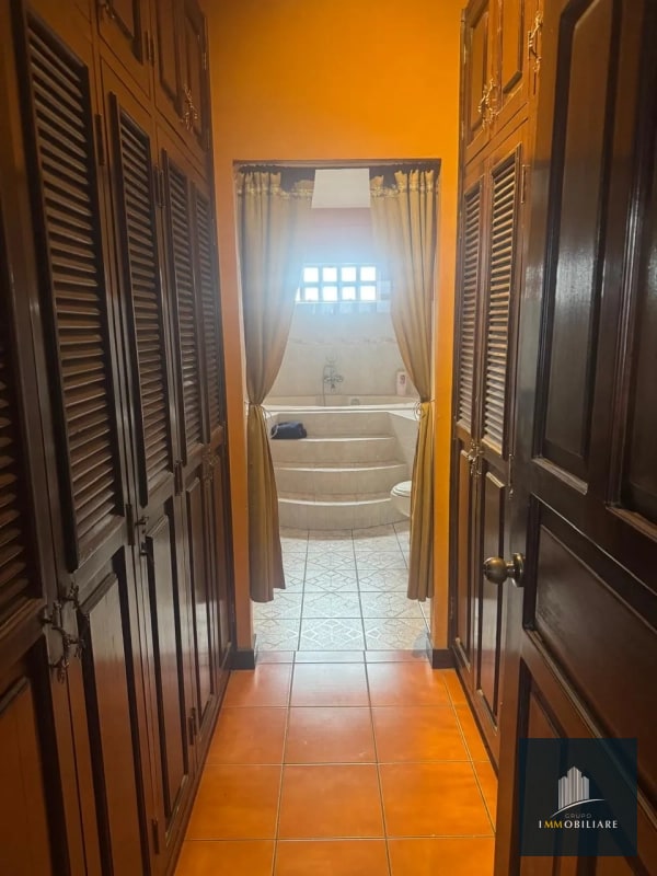 Casa en venta Montesano zona 16 - 4