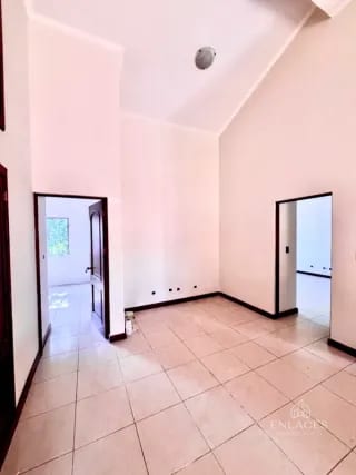 Zona 16 • Casa en venta • Residencial Villas de Jacarandas de Cayala — Casa en Venta en Jacarandas de Cayalá, Zona 16, Guatemala, Ciudad — miniatura 12 de 14