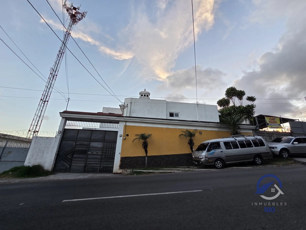 Amplia casa en venta en San Cristobal 2, zona 8, Mixco - 17