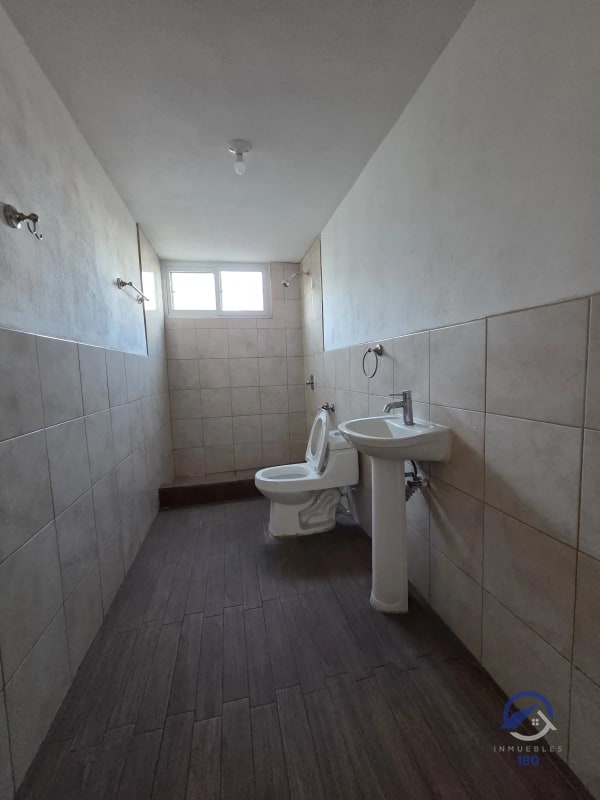 Amplia casa en venta en San Cristobal 2, zona 8, Mixco - 3