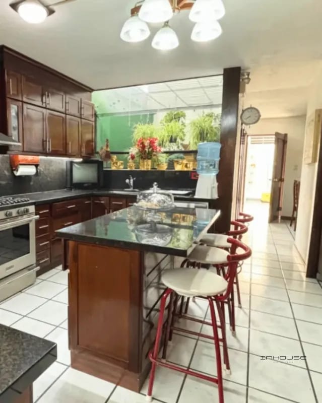 CASA EN VENTA CARRETERA A EL SALVADOR KM 13 — Casa en Venta en Carretera a El Salvador, Guatemala, Ciudad — foto 5 de 11