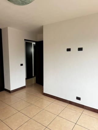 BONITO APARTAMENTO EN VENTA EN JARDINES DE LAS CHARCAS ZONA 11 (copia) — Apartamento en Venta en Jardines de Las Charcas, Zona 11, Guatemala, Ciudad — miniatura 4 de 6