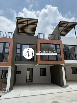 Casa en Venta zona 16 de 3 dormitorios — Casa en Venta en Zona 16, Guatemala, Ciudad — miniatura 2 de 13