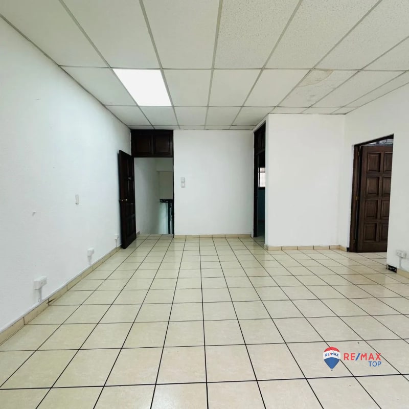 ZONA 9, CASA IDEAL PARA COMERCIO - 13