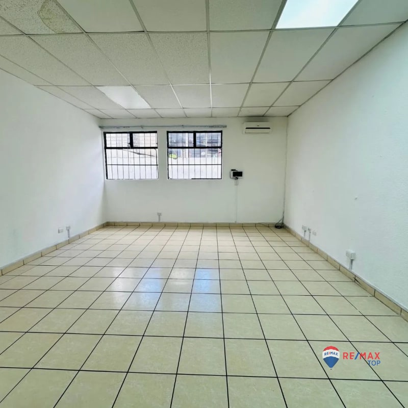 ZONA 9, CASA IDEAL PARA COMERCIO - 8