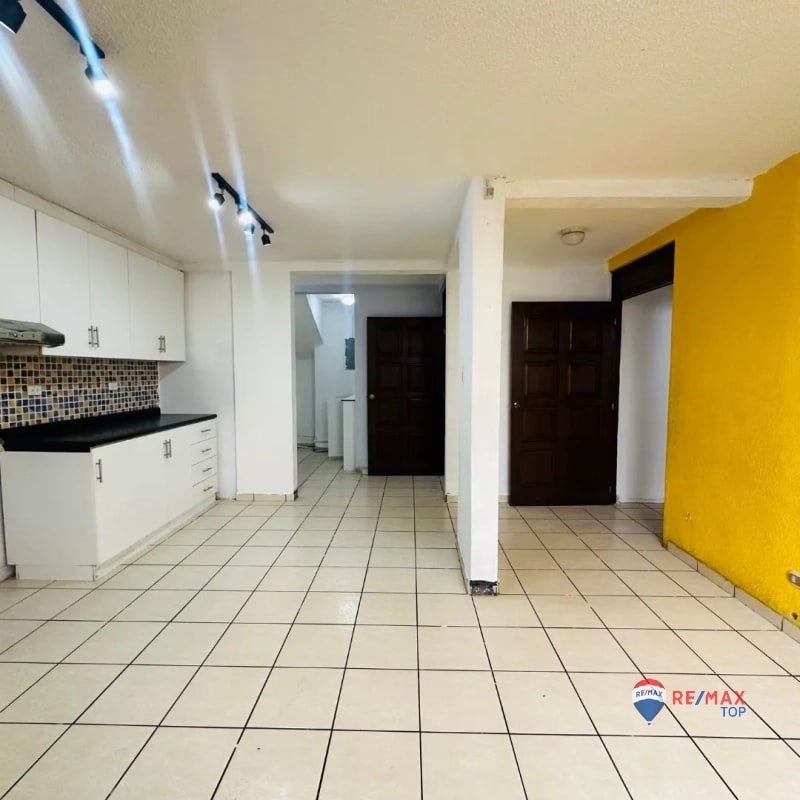 ZONA 9, CASA IDEAL PARA COMERCIO - 4