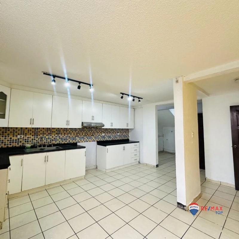 ZONA 9, CASA IDEAL PARA COMERCIO - 3