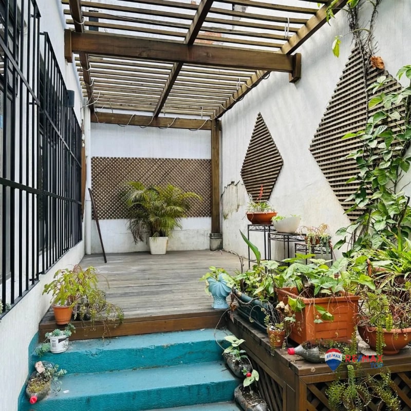 ZONA 9, CASA IDEAL PARA COMERCIO - 1