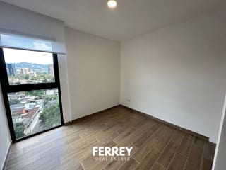 parque 14, amplio con cuarto de servicio — Apartamento en Alquiler en Parque 14, Zona 14, Guatemala, Ciudad — miniatura 14 de 15