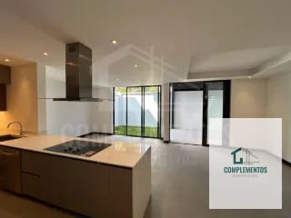Molié, Casa en Renta Zona 10 — Casa en Alquiler en Zona 10, Guatemala, Ciudad — miniatura 8 de 12