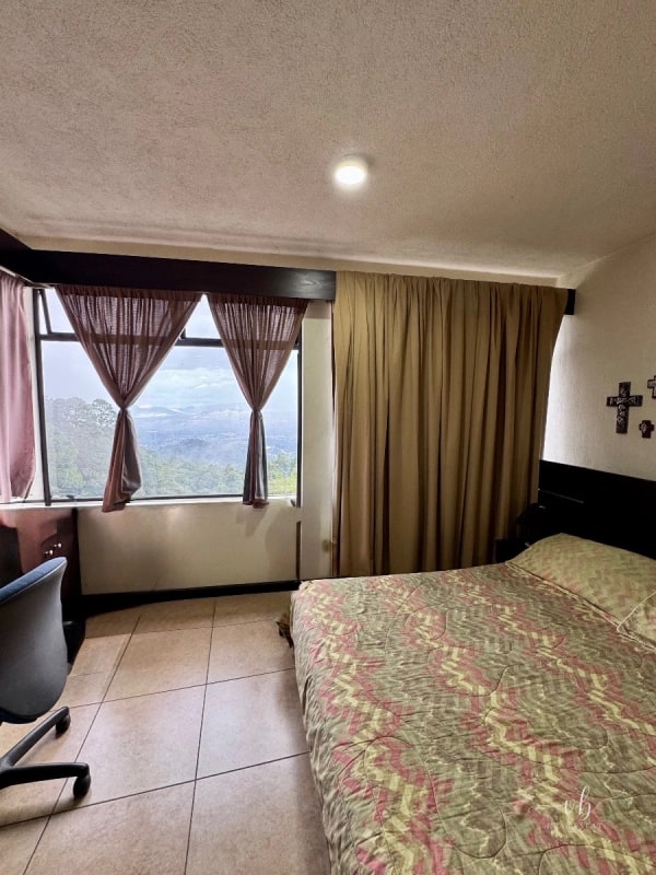 Casa en venta - Bellas Luces - Santa Catarina Pinula - 1