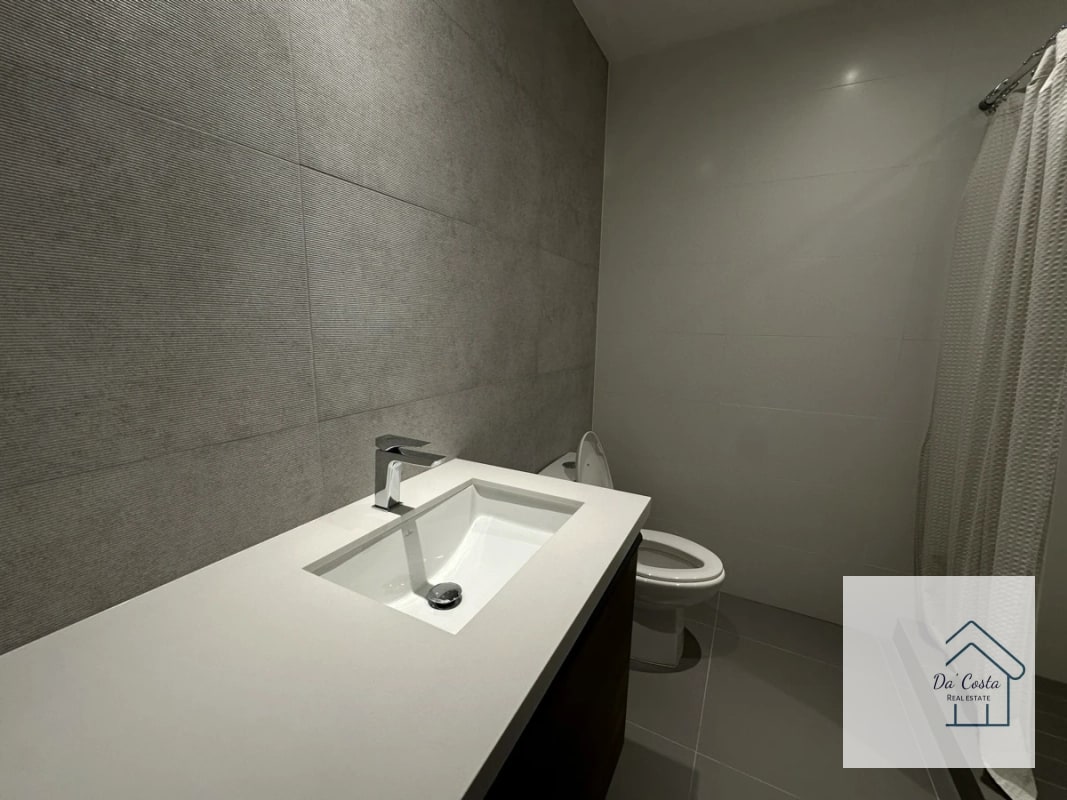 Apartamento en Venta Amueblado zona 13 - 1