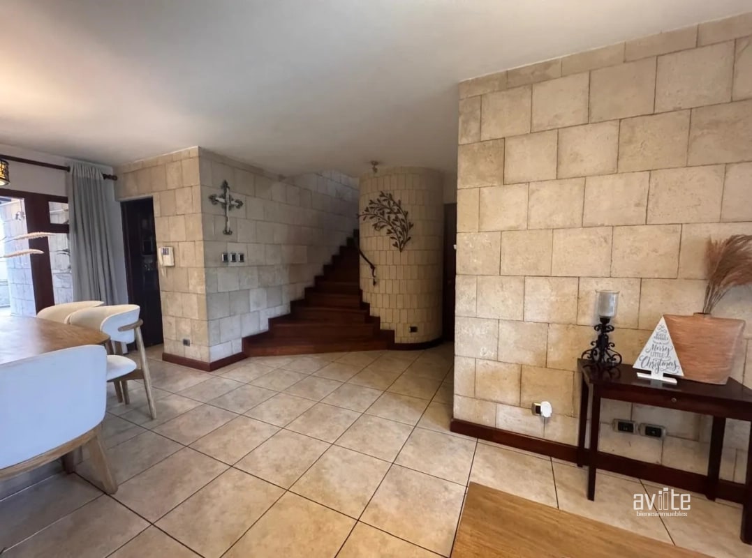Bosques de Linda Villa, zona 7, casa en venta   Q2,950,000 más impuestos - 9
