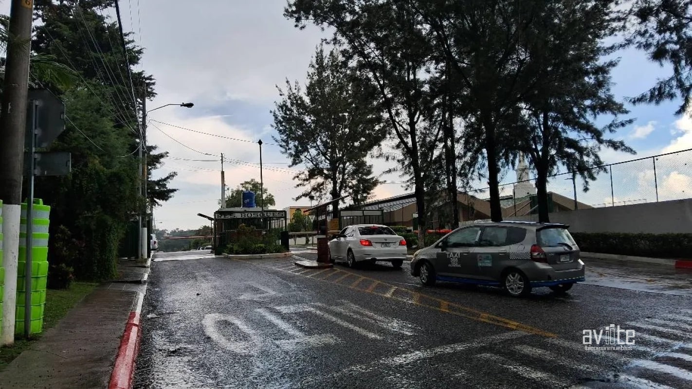 Bosques de Linda Villa, zona 7, casa en venta Q2,950,000 más impuestos - 1