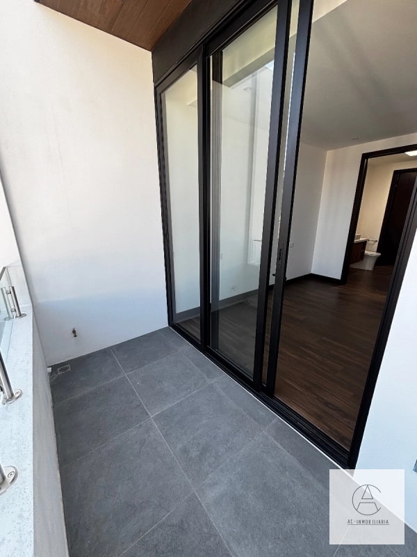Casa en renta en Molie, zona 10 - 4
