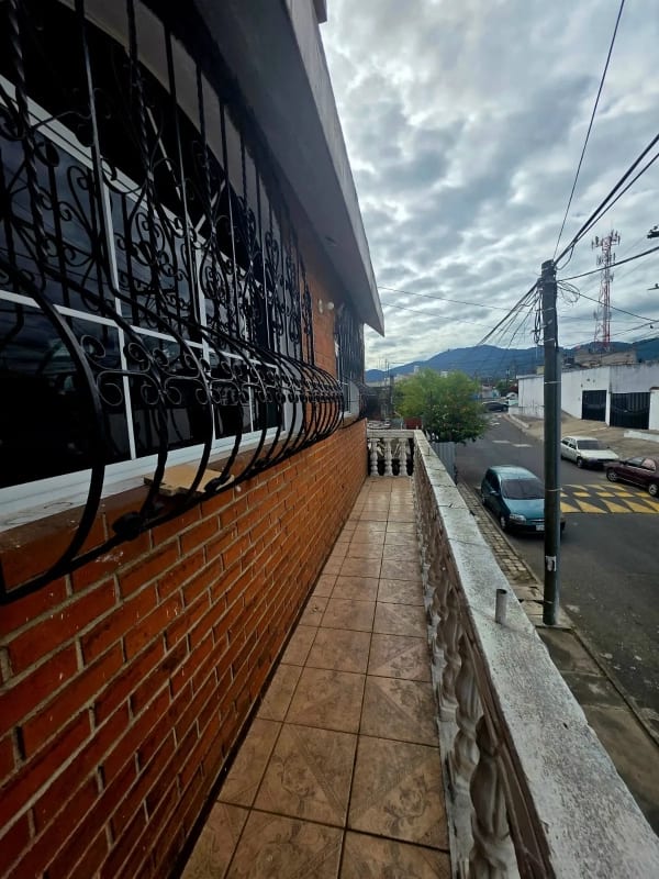 CASA EN VENTA PARA INVERSIÓN COLONIA EL TESORO — Casa en Venta en Zona 2 Mixco, Guatemala, Ciudad — foto 8 de 9