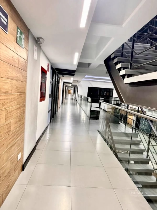 Zona 9 • Oficina en Renta • Edificio Ascend - 1
