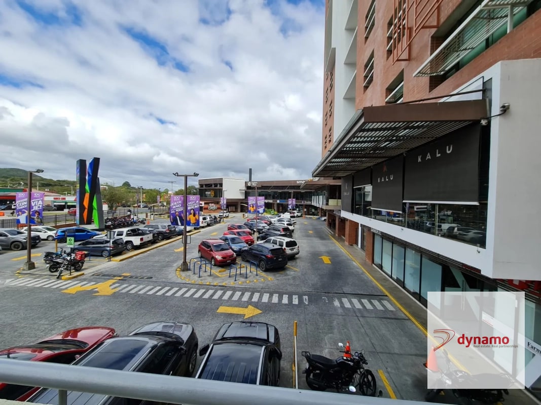 Rento oficina en edificio Corporativo en Zona 4 de Mixco - 2
