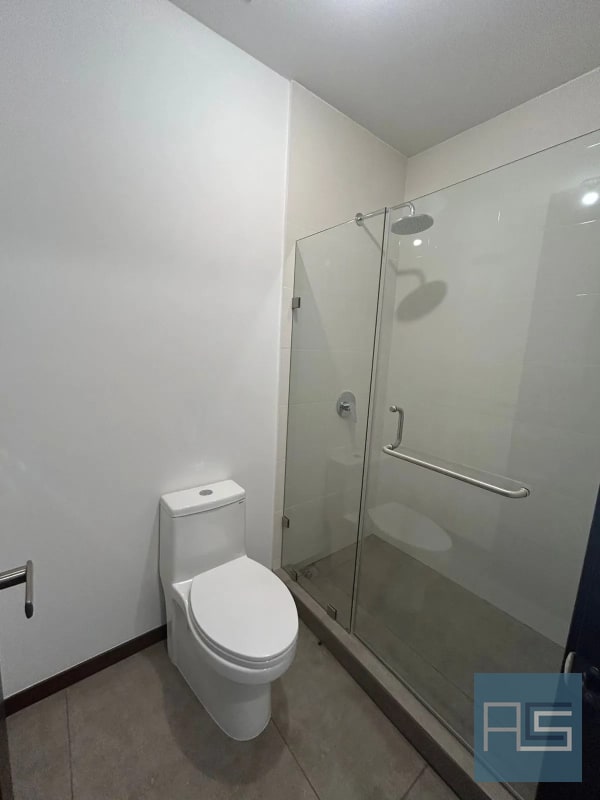 Amplio y moderno apartamento en Alquiler para estrenar en zona 15 de 3 hab, sector de San Lázaro - 11