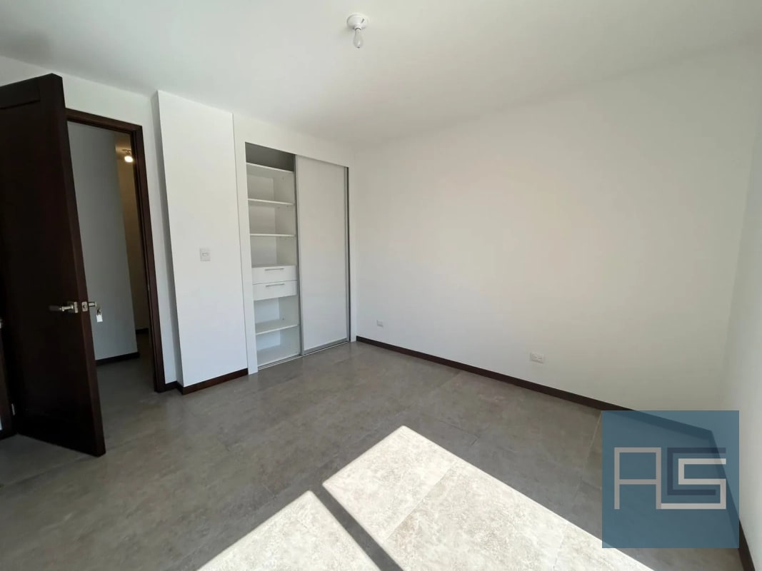 Amplio y moderno apartamento en Alquiler para estrenar en zona 15 de 3 hab, sector de San Lázaro - 9