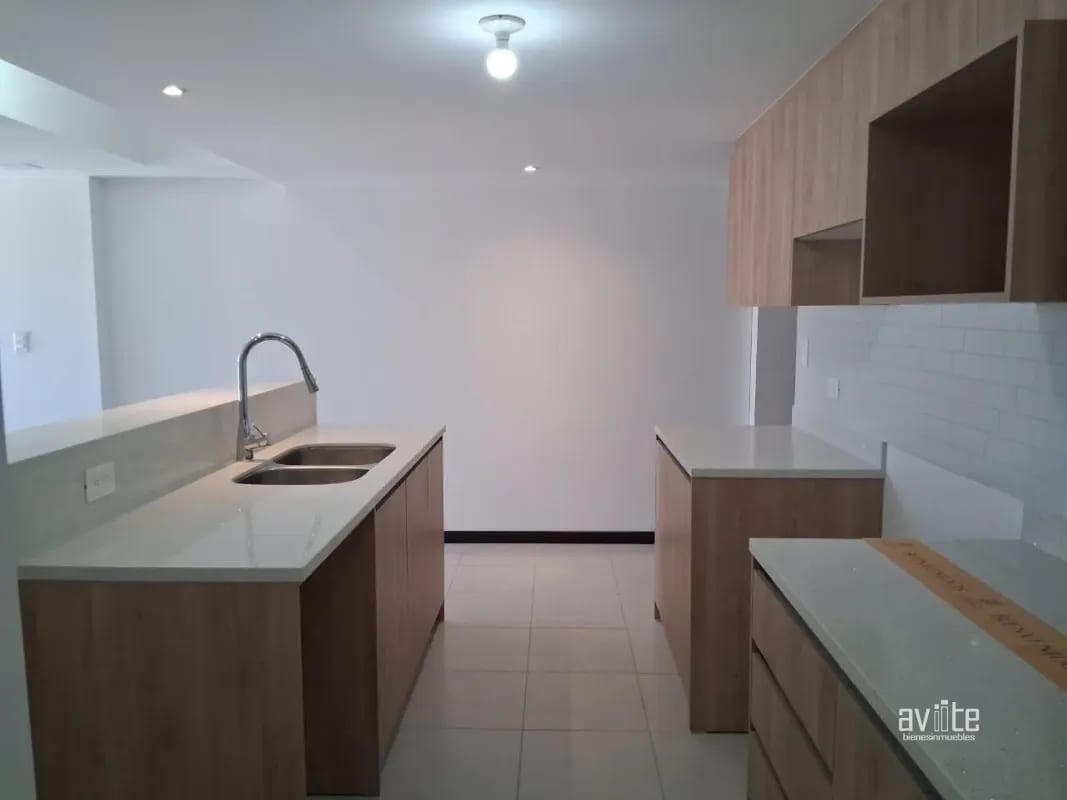 Condado Naranjo, Serena: apartamento 2 habitaciones con balcón Q5,200.00 — Apartamento en Alquiler en Condado Naranjo, Zona 4 Mixco, Guatemala, Ciudad — foto 4 de 9