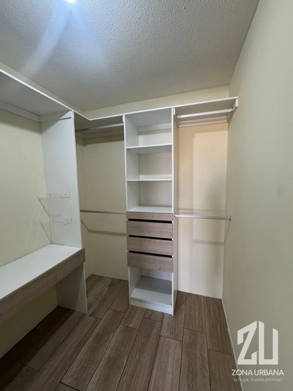 Edificio Loira mariscal zona 11 - 13
