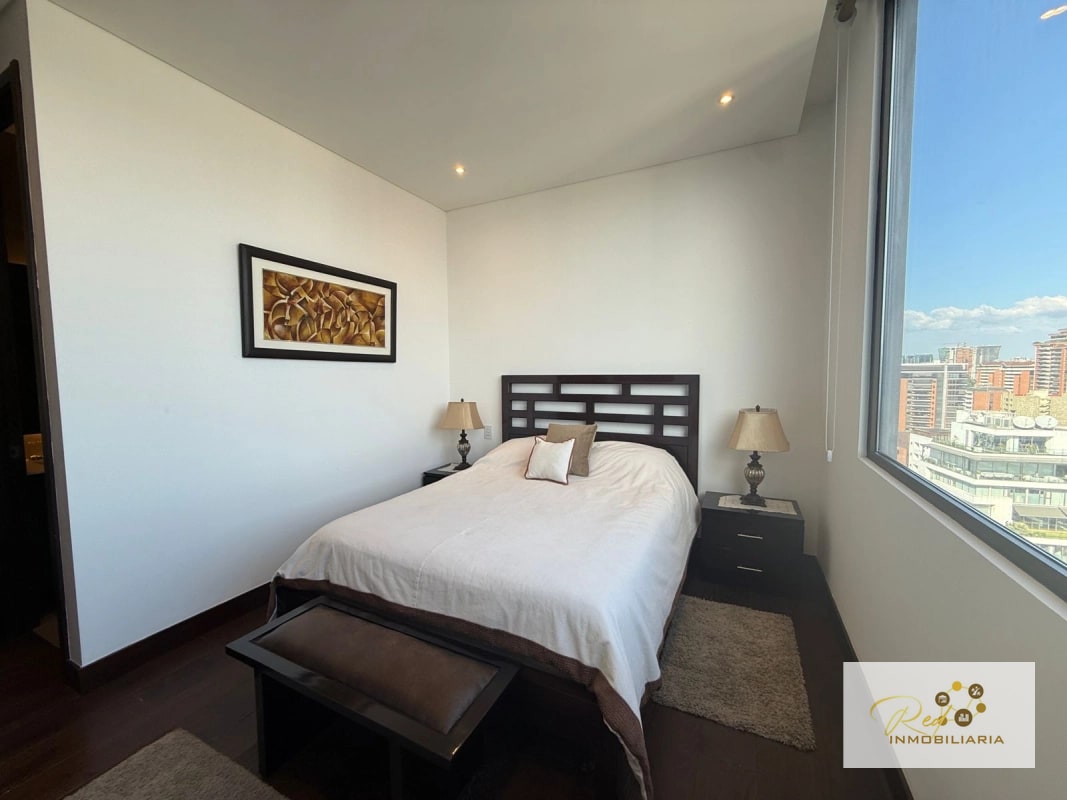 VENTA-APARTAMENTO ECHO TORRE I, ZONA 14. - 12