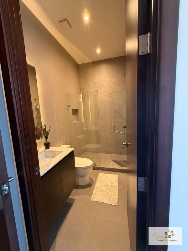 VENTA-APARTAMENTO ECHO TORRE I, ZONA 14. - 4