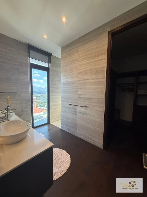 VENTA-APARTAMENTO ECHO TORRE I, ZONA 14. - 3