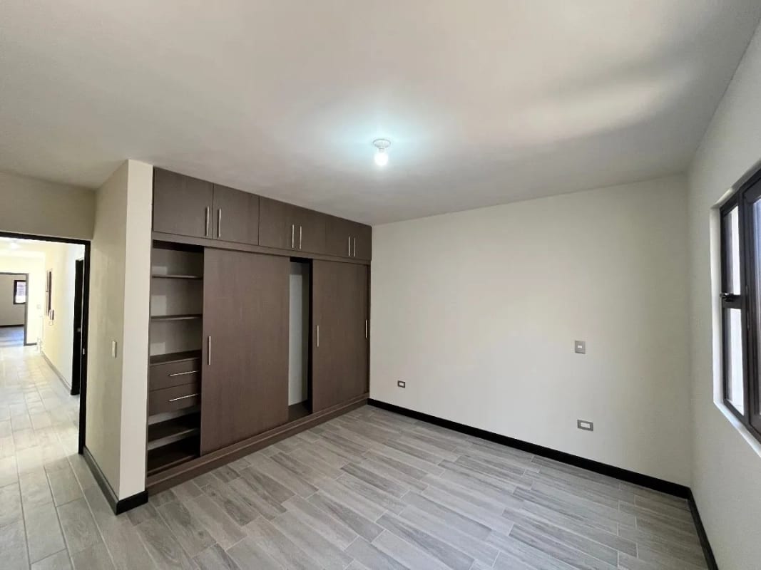 Casa nueva en venta de 3 habitaciones, Hacienda Real zona 16 — Casa en Venta en Hacienda Real, Zona 16, Guatemala, Ciudad — foto 9 de 17