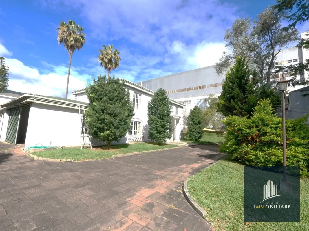 Casa para Restaurante con Jardín y Parqueo Bulevar las colinas, San Cristobal - 17
