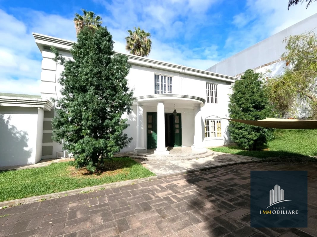 Casa para Restaurante con Jardín y Parqueo Bulevar las colinas, San Cristobal - 16