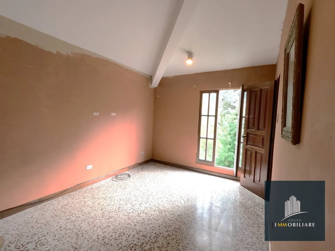 Casa para Restaurante con Jardín y Parqueo Bulevar las colinas, San Cristobal - 7
