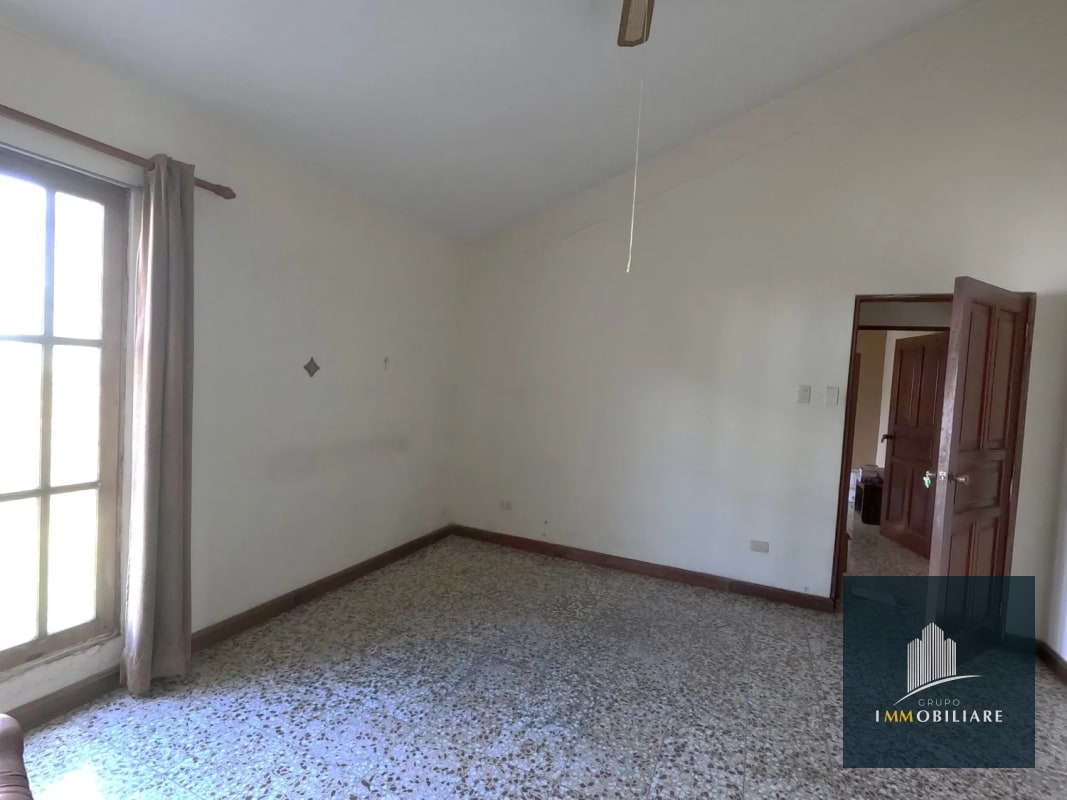 Casa para Restaurante con Jardín y Parqueo Bulevar las colinas, San Cristobal - 6